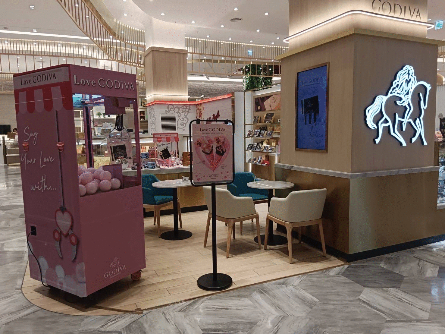 GODIVA 客製化包圖娃娃機 X 東昇電玩